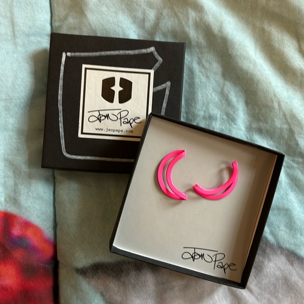 💖 Handmade hot pink earrings